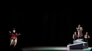 C’est la vie, Artivarti, regia di Matteo Destro, 2018, regia di Matteo Destro, con Max Bazzana, Stefano Rota, Martina Boldarin, Benoit Roland, da un’idea di Lara Tonello, scene a cura di Alberto Nonnato, costumi di Antonia Munaretti maschere di Matteo Destro, foto di scena Serena Pea