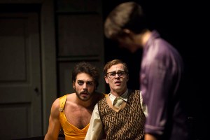 Sesso e potere – Studio da “Le donne al Parlamento” di Aristofane, regia di Giorgio Sangati, 2017, con gli allievi dell'Accademia Palcoscenico del Teatro Stabile del Veneto Emmanuele Bettari, Alberto Bucco, Maria Celeste Carobene, Alice Centazzo, Fabio Dessi, Eleonora Marchiori, Marco Mattiazzo, Federica Chiara Serpe, Daniele Tessaro, Gaetano Tizzano, Michele Tonicello, Leonardo Tosini spazio scenico Alberto Nonnato luci Paolo Pollo Rodighiero costumi Sartoria Qucire di Barbara Odorizzi, foto di Serena Pea fotografa