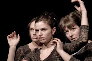 The very happy hour – Baccanti adattamento da Euripide, regia Lorenzo Maragoni, 2009, con Francesca Franchini, Alessio Navarra, Eleonora Panizzo, Giorgia Poletto, Massimiliano Rossetto, foto di Serena Pea fotografa