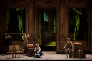 La Casanova, di Carlo Goldoni, interpreti e personaggi Piergiorgio Fasolo - Cristofolo, zio di Anzoletto; Stefania Felicioli - Checca, cittadina maritata; Lucia Schierano - Rosina, sorella nubile di Checca e con gli attori della Compagnia Giovani del Teatro Stabile del Veneto Simone Babetto - Il conte, forestiere, servente di Cecilia; Andrea Bellacicco - Anzoletto, cittadino; Maria Celeste Carobene - Cecilia, moglie d' Anzoletto; Eleonora Panizzo - Meneghina, sorella d'Anzoletto; Cristiano Parolin - Fabrizio, forestiere, amico di Anzoletto; Filippo Quezel - Sgualdo, tappezziere e servitore di Checca; Federica Chiara Serpe - Lucietta, cameriera di Meneghina; Leonardo Tosini - Lorenzino, cittadino, cugino di Checca; regia di Giuseppe Emiliani, scene e scenografia virtuale Federico Cautero per 4DODO, costumi Stefano Nicolao per Costumi Atelier Nicolao, musiche Leonardo Tosini, luci Enrico Berardi, aiuto regia Sandra Mangini, assistente alla regia Nicolò Sordo, direttore di scena Federico Rossi, macchinista Roberto Rossetto, videoproiezioni - fonica Nicolò Pozzerle, sarta Silvana Galota, realizzazioni costumi Nicolao Atelier, realizzazione scene Opificio Creativo, foto di scena Serena Pea, una produzione Teatro Stabile del Veneto, Il progetto della Compagnia Giovani è parte dell’Accordo di Programma tra Regione Veneto e Teatro Stabile del Veneto per la realizzazione di un Ciclo Completo di Formazione Professionale per Attori – Modello Te.S.eO. Veneto – Teatro Scuola e Occupazione (DGR N. 1037 del 17 luglio 2018)