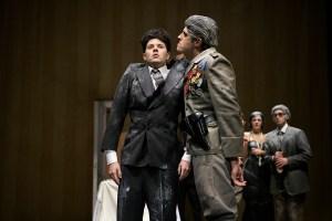 Nozze, di Elias Canetti, traduzione Bianca Zagari, regia Lino Guanciale, scenografia a cura del Laboratorio di Emilia Romagna Teatro Fondazione, costumi Gianluca Sbicca, luci Tommaso Checcucci, assistente alla regia Luca D’Arrigo, dramaturgia Lino Guanciale e Luca D’Arrigo, con Rocco Ancarola, Gabriele Anzaldi, Simone Baroni, Oreste Leone Campagner, Giulio Germano Cervi, Brigida Cesareo, Elena Natucci, Marica Nicolai, Martina Tinnirello, Cristiana Tramparulo, Giulia Trivero, Massimo Vazzana, direttore tecnico Robert John Resteghini, direttore di scena Sergio Puzzo, capo elettricista Nicolò Fornasini, sarta Cristina Carbone, costruzione scene Laboratorio di Emilia Romagna Teatro Fondazione, responsabile e capo costruttore Gioacchino Gramolini, macchinisti costruttori Riccardo Betti, Marco Fieni, Sergio Puzzo, scenografi decoratori Ludovica Sitti (capo), Lucia Bramati, Sarah Menichini, Benedetta Monetti, Rebecca Zavattoni, campionamenti audio Alberto Tranchida per Associazione microBo, grafica Marco Smacchia, produzione Emilia Romagna Teatro Fondazione, Si ringraziano Giovanni Zagari e Giovanna Cermelli, Si ringrazia Rossana Gea Cavallo, foto di scena di Serena Pea, 2019