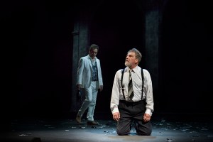 Una Banca Popolare, di Romolo Bugaro, con (in o.a.) Mirko Artuso, Valerio Mazzucato, Diego Ribon, Fabio Sartor, Davide Sportelli, Sandra Toffolatti, regia: Alessandro Rossetto, aiuto regia: Angela Gorini, scene Alberto Nonnato, costumi Marianna Peruzzo, luci Paolo Pollo Rodighiero, paesaggio sonoro Lorenzo Danesin, montaggio video per Jolefilm Alessandra Cernic, direttore di scena Federico Rossi, video/audio Nicolò Pozzerle, macchinista Roberto Rossetto, sarta Silvana Galota, realizzazione scene Keiko Shiraishi, foto di scena Serena Pea, una produzione Teatro Stabile del Veneto In collaborazione con Jolefilm, 2019