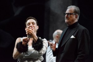 Una Banca Popolare, di Romolo Bugaro, con (in o.a.) Mirko Artuso, Valerio Mazzucato, Diego Ribon, Fabio Sartor, Davide Sportelli, Sandra Toffolatti, regia: Alessandro Rossetto, aiuto regia: Angela Gorini, scene Alberto Nonnato, costumi Marianna Peruzzo, luci Paolo Pollo Rodighiero, paesaggio sonoro Lorenzo Danesin, montaggio video per Jolefilm Alessandra Cernic, direttore di scena Federico Rossi, video/audio Nicolò Pozzerle, macchinista Roberto Rossetto, sarta Silvana Galota, realizzazione scene Keiko Shiraishi, foto di scena Serena Pea, una produzione Teatro Stabile del Veneto In collaborazione con Jolefilm, 2019