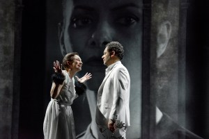 Una Banca Popolare, di Romolo Bugaro, con (in o.a.) Mirko Artuso, Valerio Mazzucato, Diego Ribon, Fabio Sartor, Davide Sportelli, Sandra Toffolatti, regia: Alessandro Rossetto, aiuto regia: Angela Gorini, scene Alberto Nonnato, costumi Marianna Peruzzo, luci Paolo Pollo Rodighiero, paesaggio sonoro Lorenzo Danesin, montaggio video per Jolefilm Alessandra Cernic, direttore di scena Federico Rossi, video/audio Nicolò Pozzerle, macchinista Roberto Rossetto, sarta Silvana Galota, realizzazione scene Keiko Shiraishi, foto di scena Serena Pea, una produzione Teatro Stabile del Veneto In collaborazione con Jolefilm, 2019